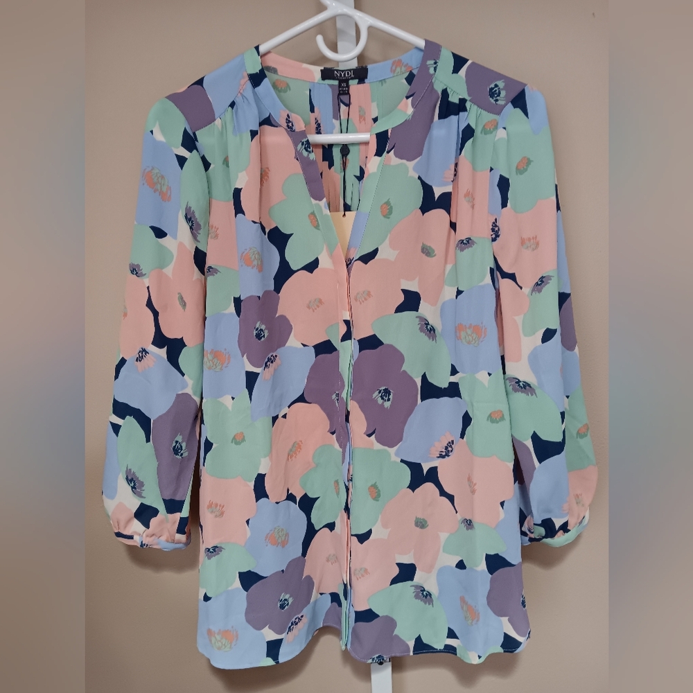 NYDJ Women's (Size XS) Rosemount Pintuck Button Blouse (NWT)